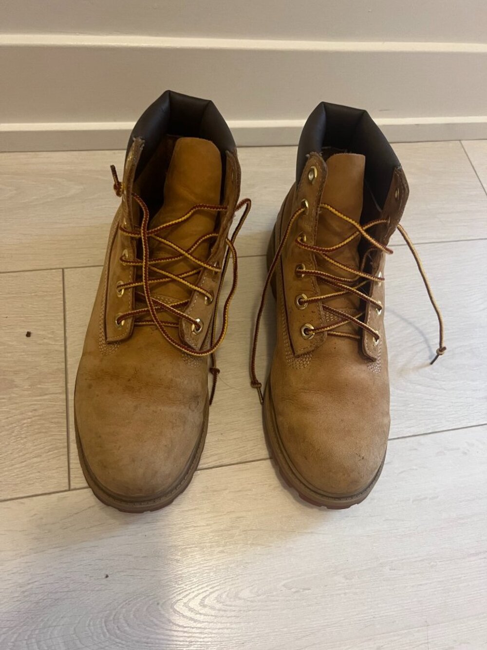 Timberland Wheat Nubuck Leather Lace-Up Boots | Classic 6-Inch Style